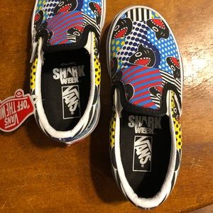 SHARK-WEEK VANS
